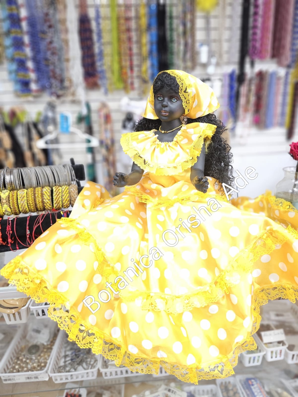 MUÑECA NEGRA VESTIDA OCHUN AMARILLA GRANDE